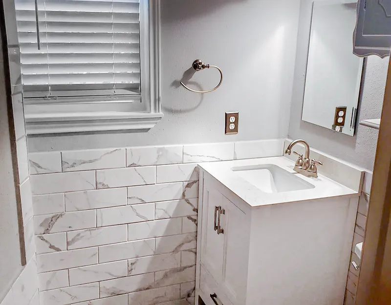 Finished view of the Hunt County bathroom remodeling project