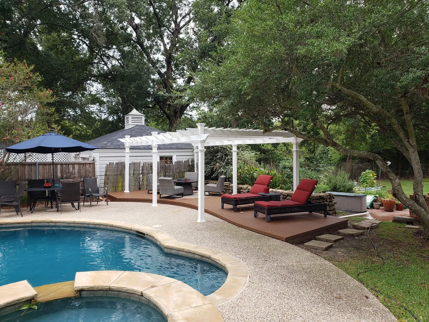Completed view of the Greenville wraparound deck
